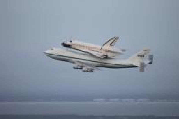 Space Shuttle set to fly over Malibu
