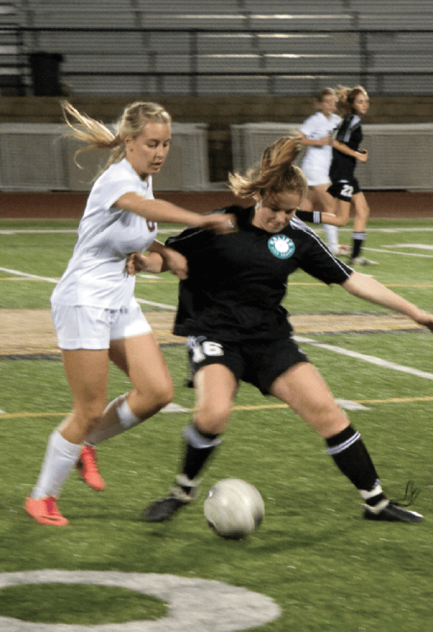 Girls soccer faces uphill battle after loss to Oaks Christian