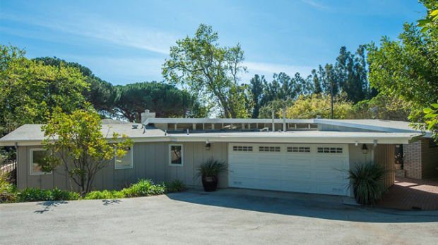 Garth Brooks Lists Malibu Beach House For Sale