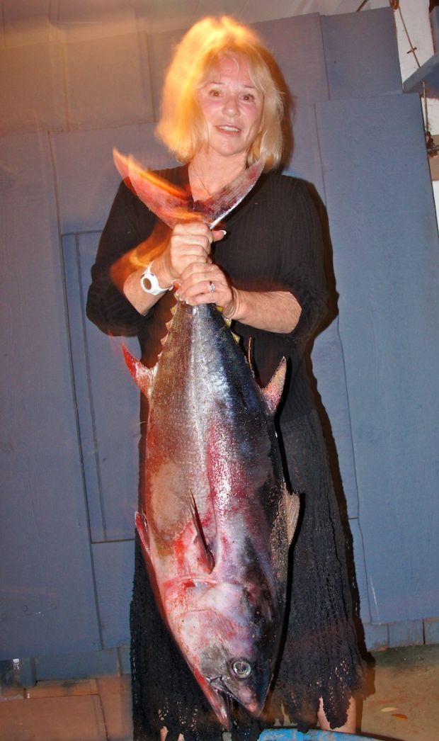 Malibu Resident Catches Tuna With Bare Hands