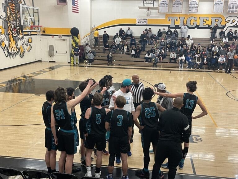 Sharks Boys Basketball Advanced to COF Semifinals