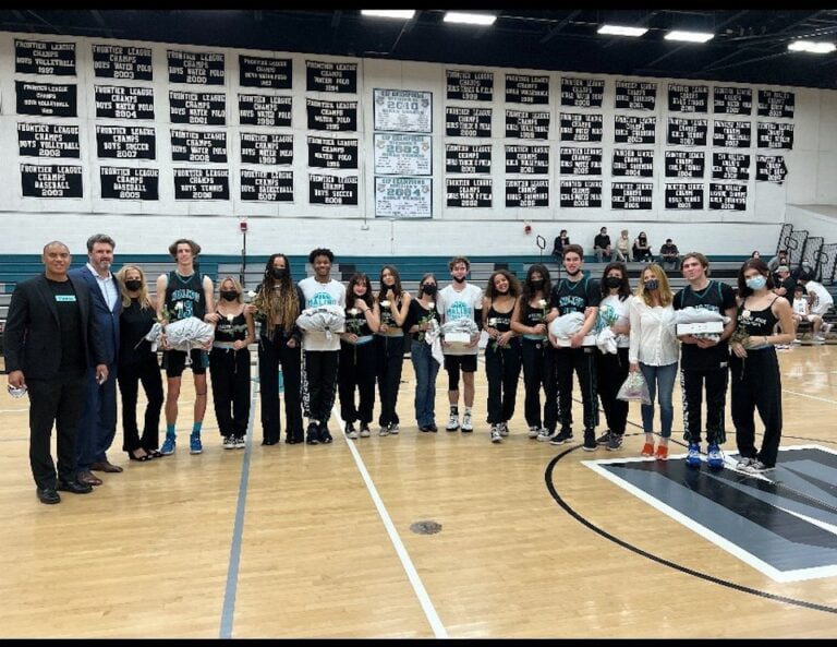 Sharks win playoff game by 73 points Sharks win playoff game by 73 points