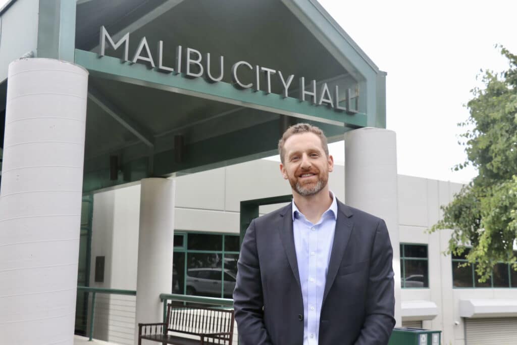 Technical glitch postpones Malibu Council meeting JosephToney