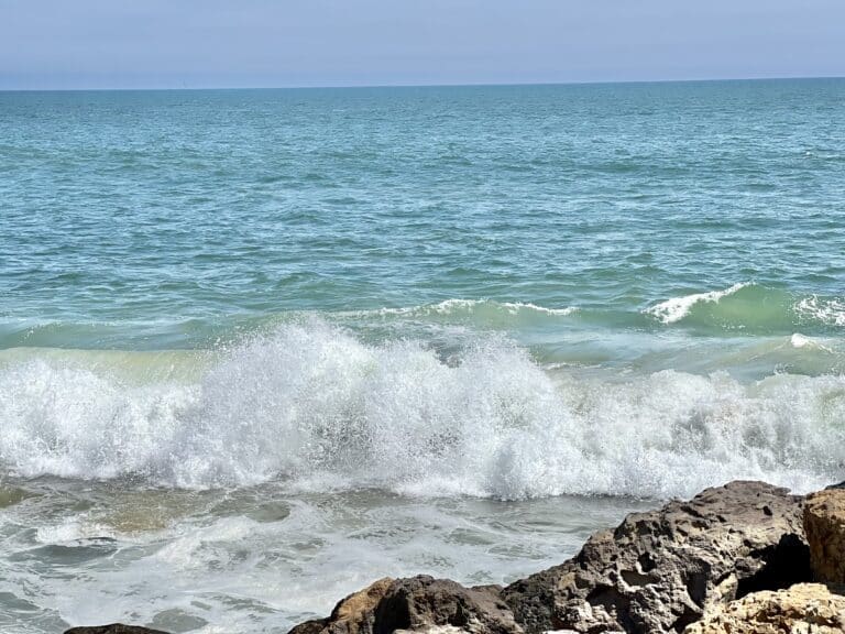 LA County Lifeguards caution swimmers; high tides 30-35 mph winds expected in Malibu through Zuma