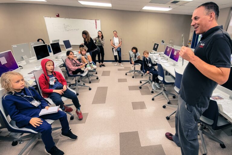 Sycamore students visit Pierce College Roundup newspaper Sycamore students visit Pierce College Roundup newspaper