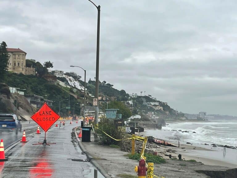 Topanga Canyon: right shoulder of State Route 1 closed due to slope damage, motorists drive safely in work zones
