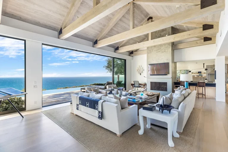 Boffo movie producers list their Malibu home for sale Boffo movie producers list their Malibu home for sale