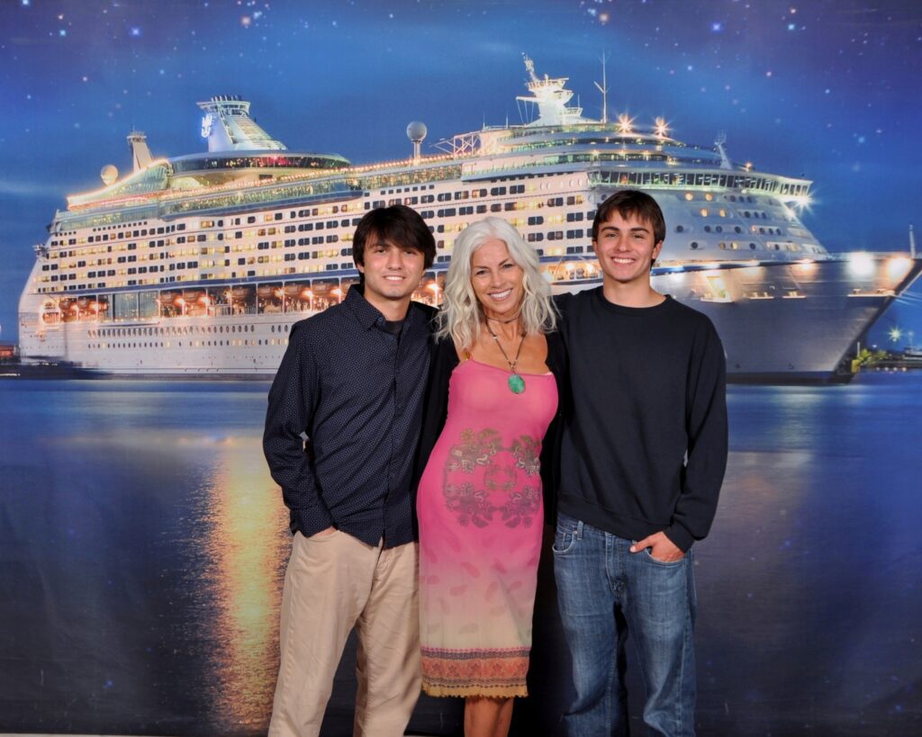 Cruise Conner Ian and Mom Ship 2