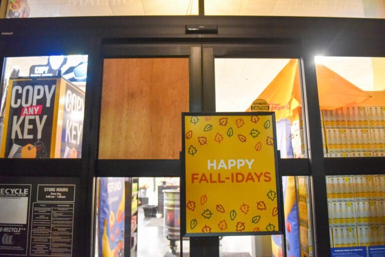 Smash and grab robbery at Ralphs