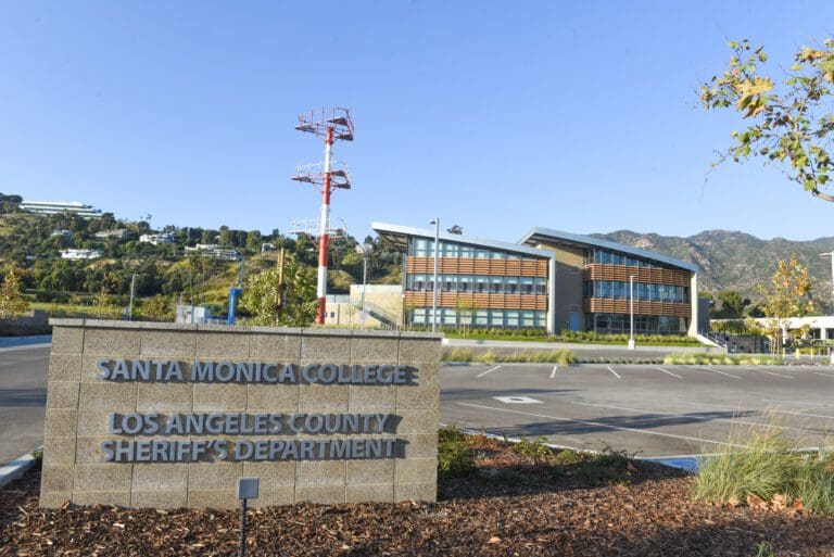 Planning Commission motion to continue the antenna tower to a date uncertain 