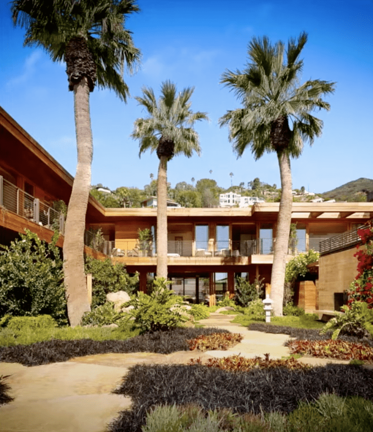 Planning Commission defers consideration of motel’s, health club’s combined application Planning Commission defers consideration of motel’s, health club’s combined application