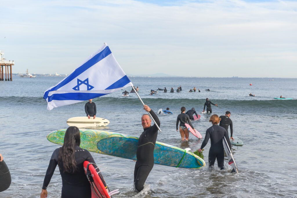 05 Paddle Out for Israel SamBravo