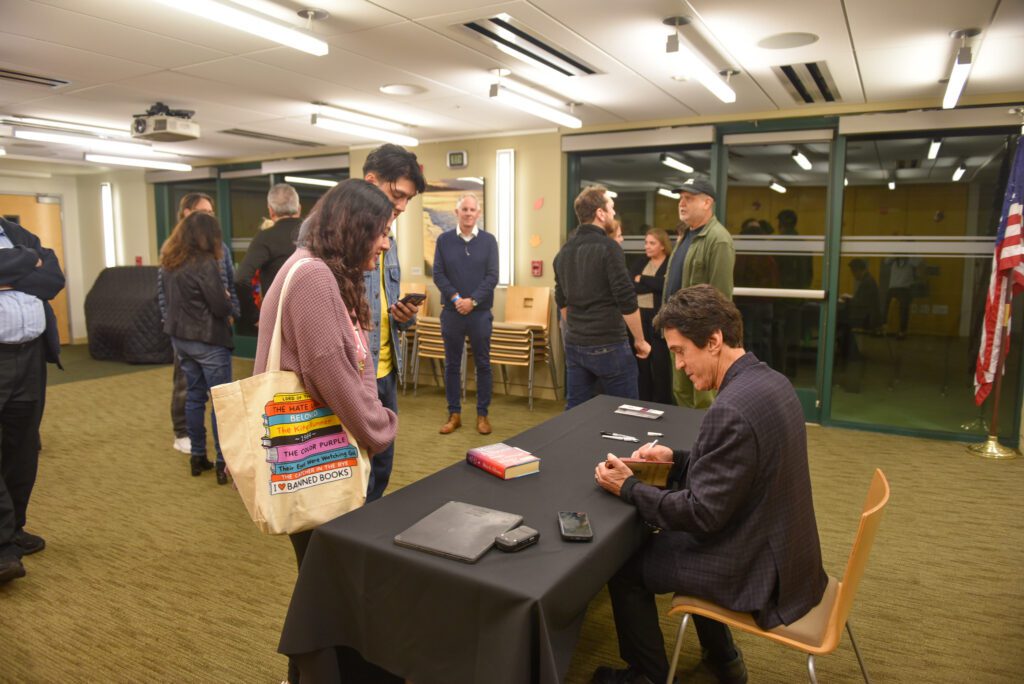 05 Speaker Series Mitch Albom SamBravo