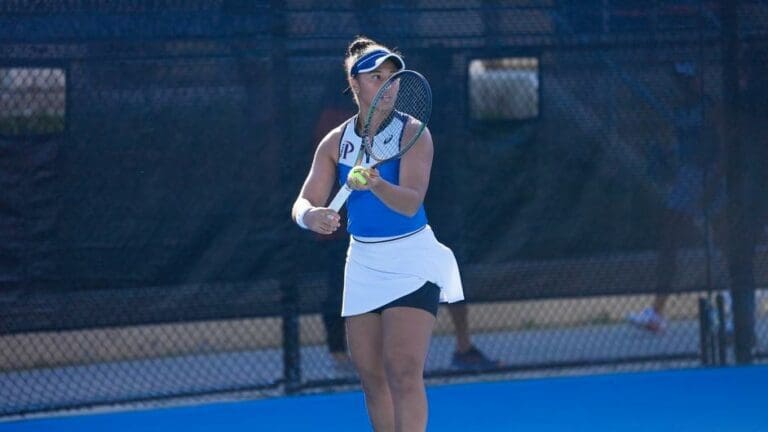 Waves tennis’s Savannah Broadus named Player of the Week after downing top player in a rowdy atmosphere