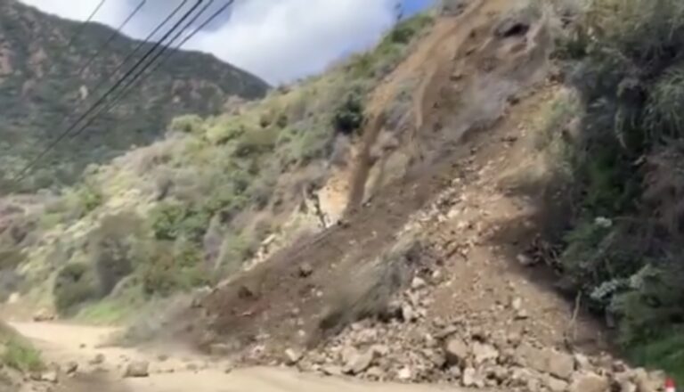 Topanga Canyon Blvd between PCH and Grand View closed indefinitely due to rockslide 