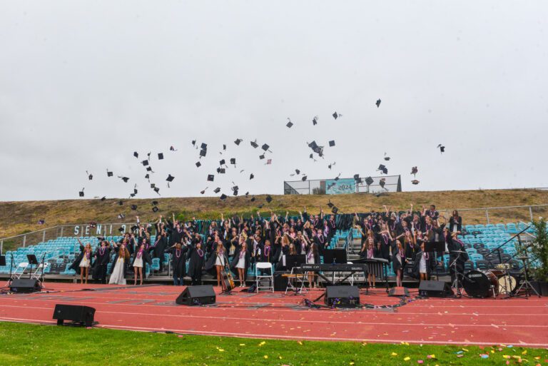 102 students celebrated at Malibu High School’s graduation 102 students celebrated at Malibu High School’s graduation