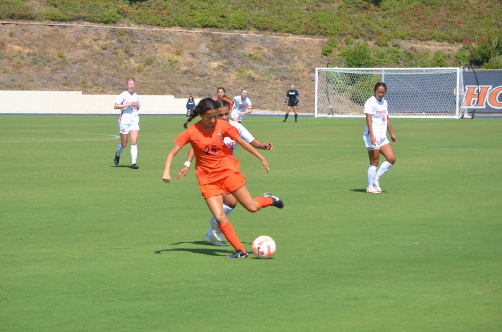 Waves midfielder Cadee Borg handles the ball during Pepperdines 3 0 win over Cornell. Photo By McKenzie Jackson