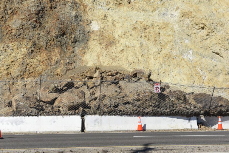 Intermittent closures of PCH from Corral Canyon Road to Latigo Canyon Road for Caltrans slope repair