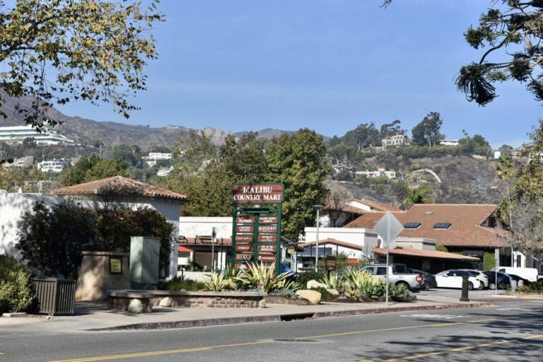 Emerging from the Franklin Fire, area retail stores prepare to reopen as restaurants face more delaying challenges 