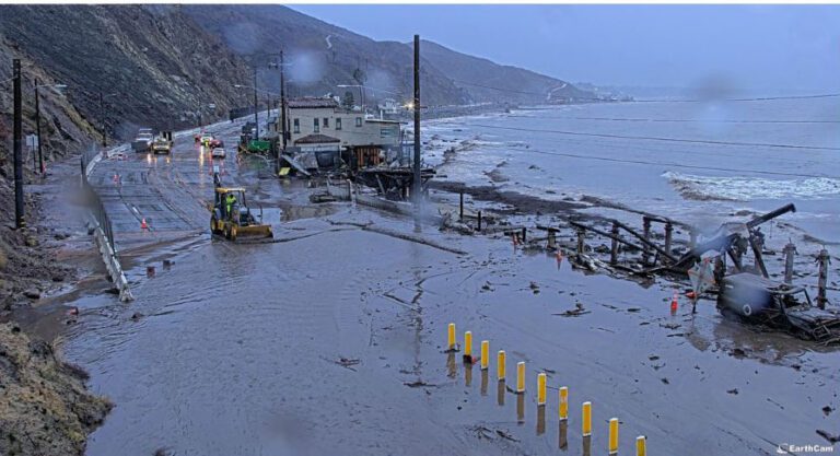 Storms trigger mudslides in Malibu, PCH remains closed