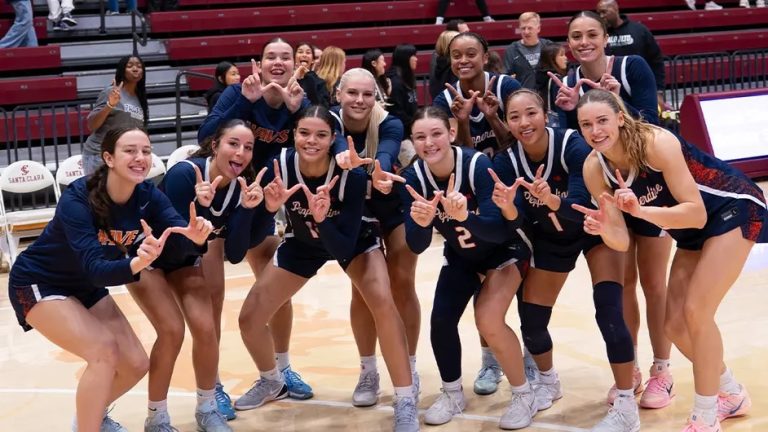 Waves Women’s Basketball hold off Santa Clara for key WCC road victory